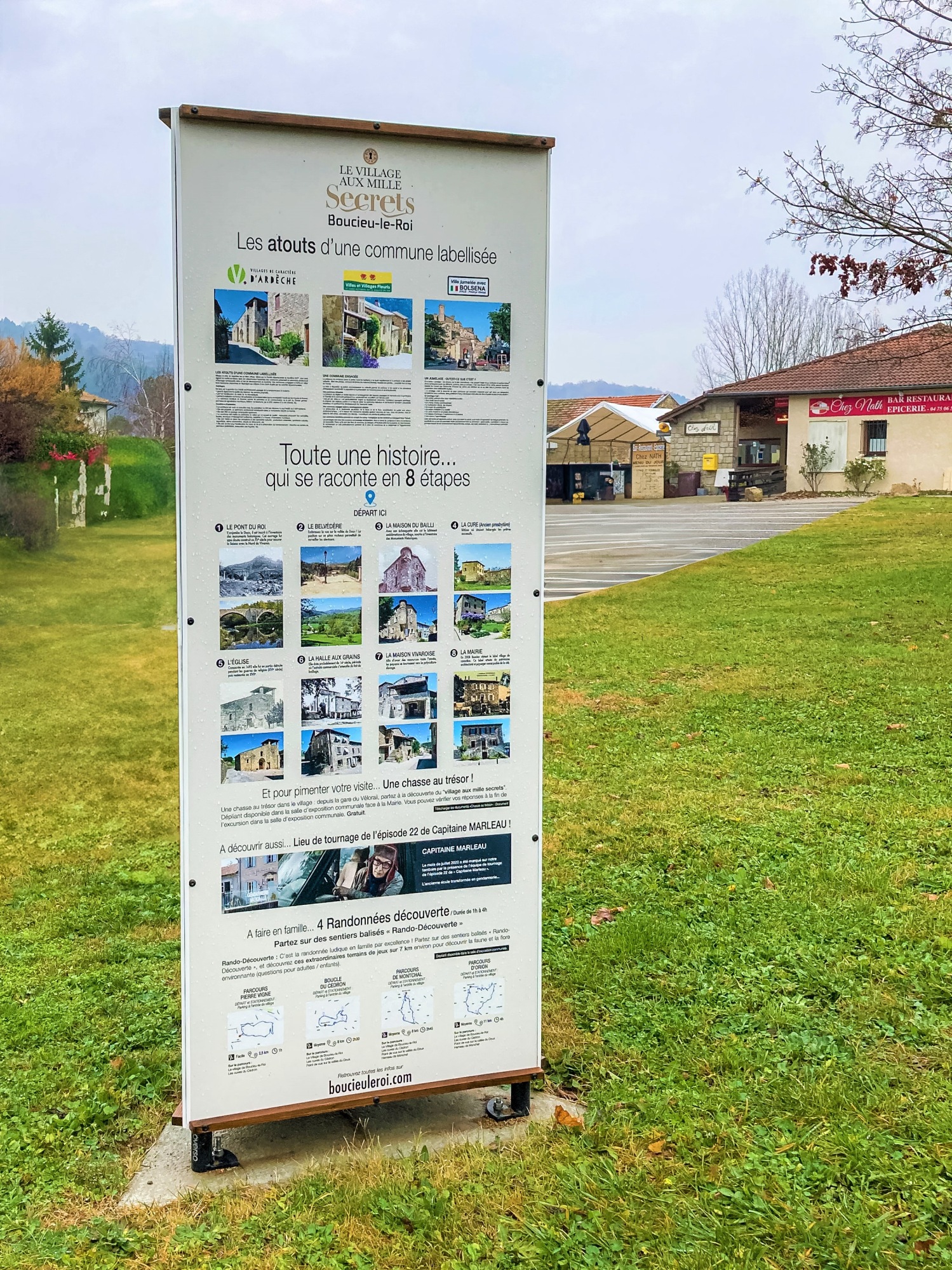 Panneau de signalétique touristique à Boucieu-le-Roi